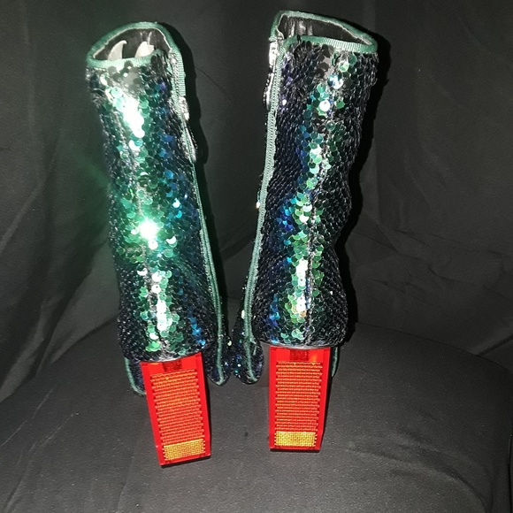 NWOB Red Heel Green Sequin Fly Bootie - Picture 2 of 3